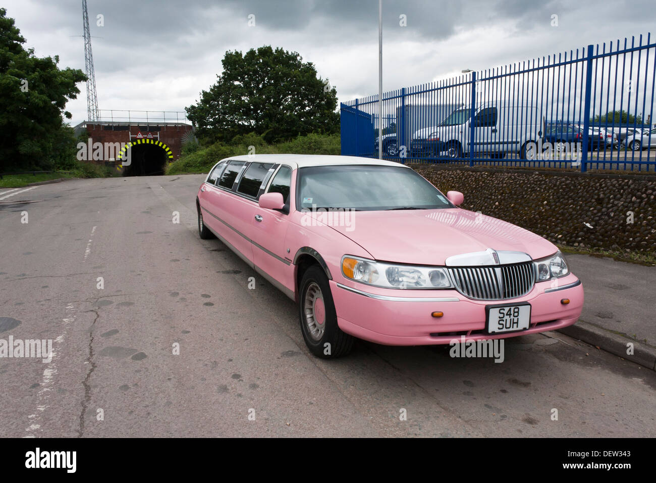 Rosa Lincoln Town Car Limousine Stockfoto