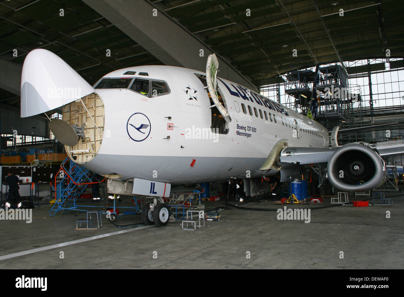 Lufthansa-Maschine während der Wartung in Lufthansa Technik Stockfoto