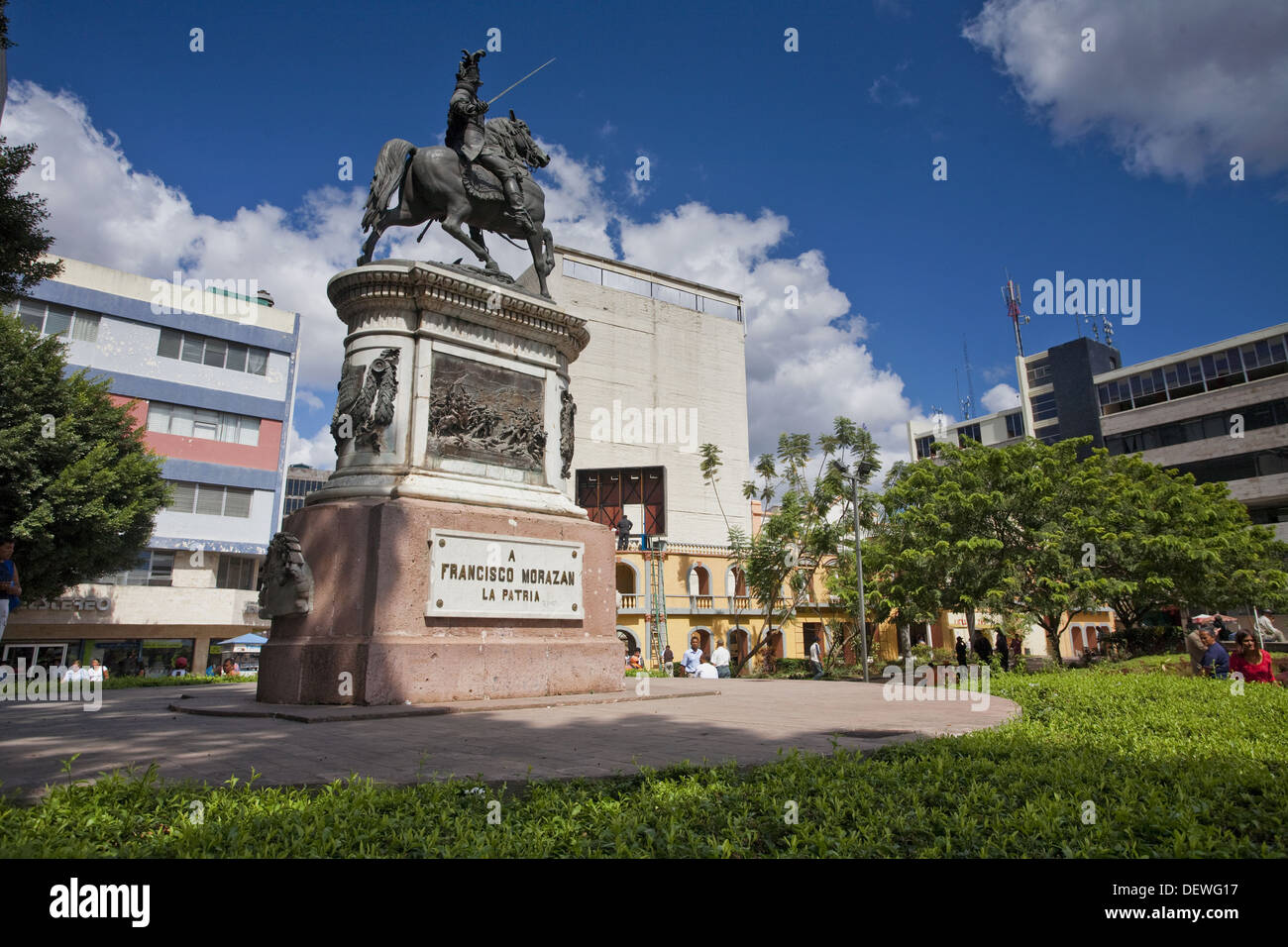 statue-francisco-morazan-tegucigalpa-honduras-fotos-und-bildmaterial