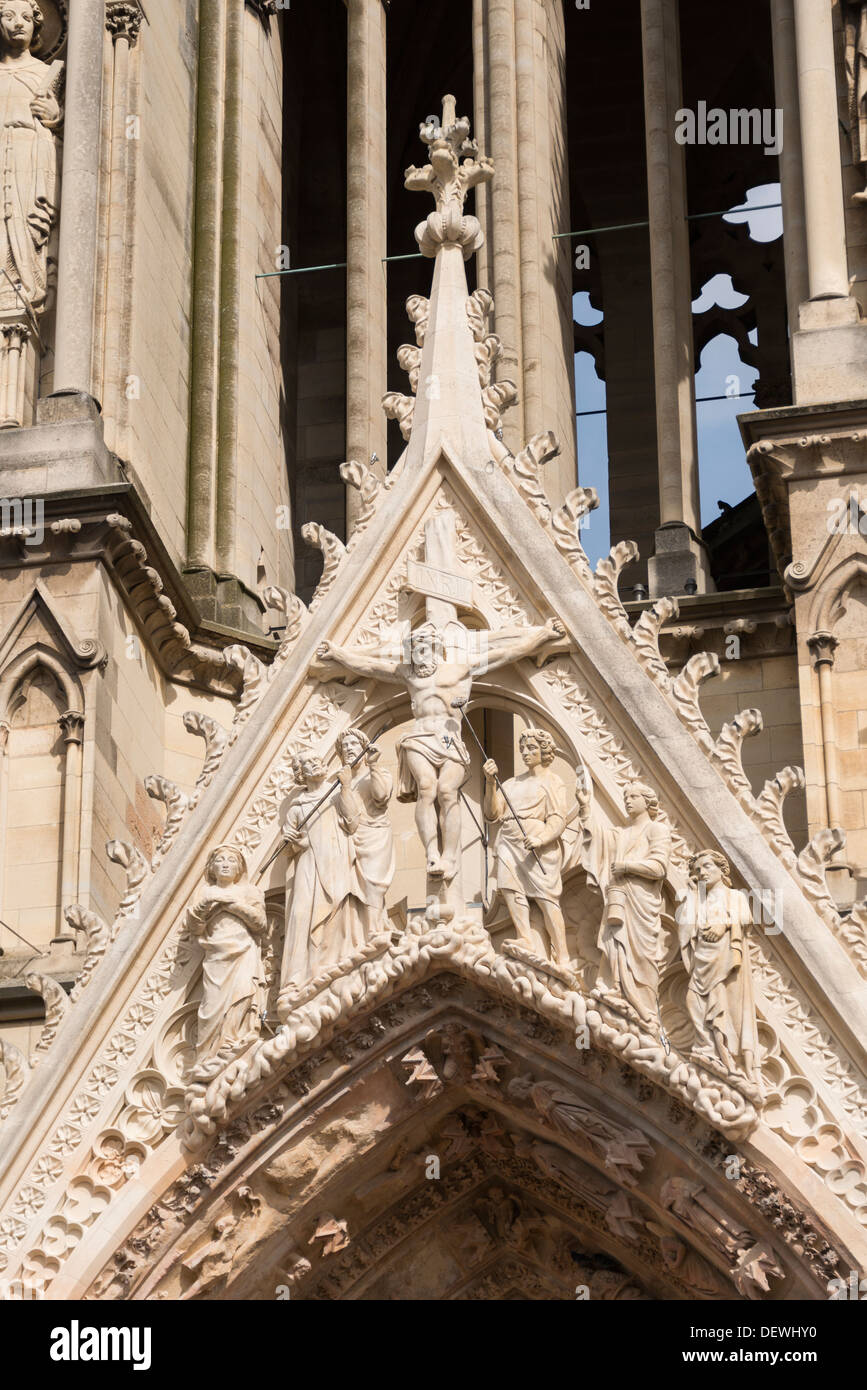 Der Eingang in das 13. Jahrhundert Kathedrale von Notre-Dame de Reims, Reims, Frankreich Stockfoto