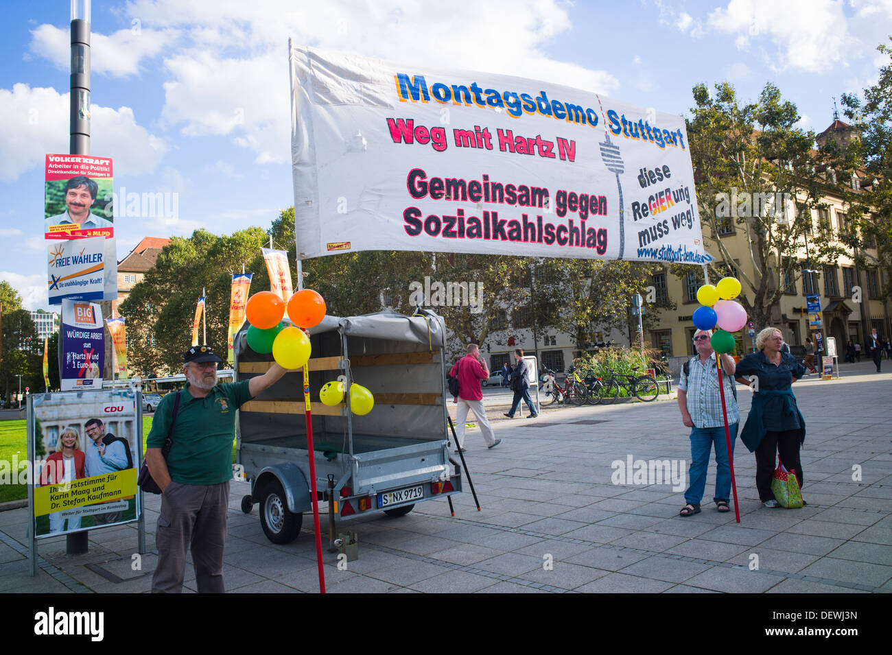 Wöchentliche Demonstration gegen Hartz IV Stuttgart Baden-Württemberg Deutschland Stockfoto