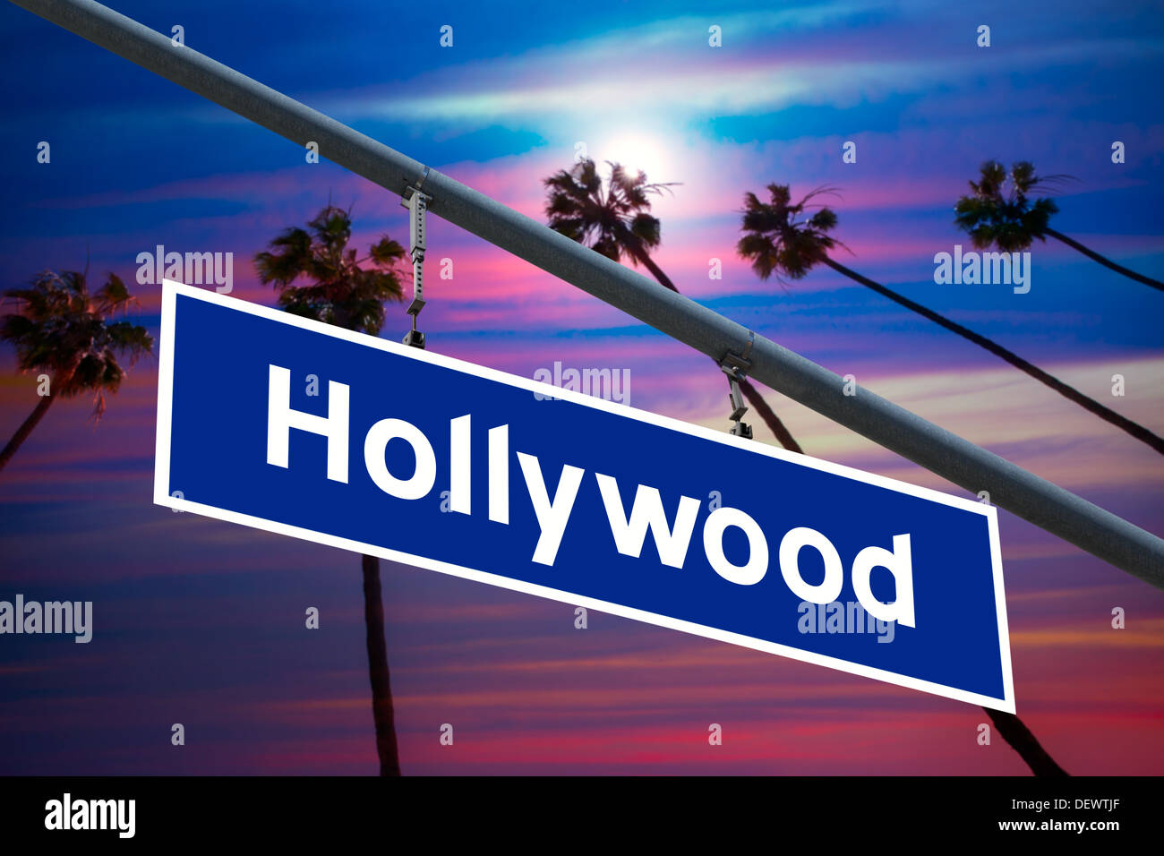 Hollywood Kalifornien Straßenschild auf rotes Licht mit Palmen Himmel Passepartout Stockfoto