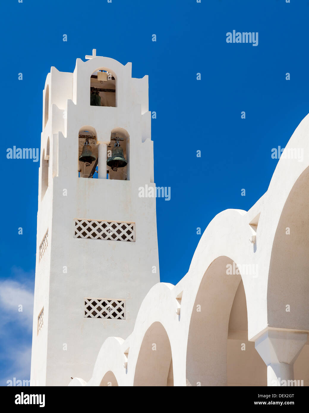 Glockenturm auf den orthodoxen Metropolitan Kathedrale Fira (Thira)-Santorini-Griechenland Stockfoto