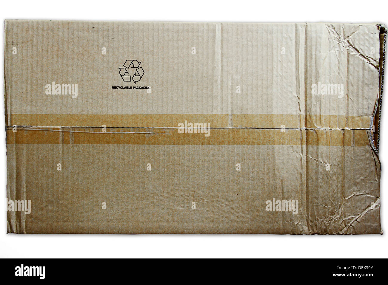 Nahaufnahme von Packband und Recyclingsymbol auf Karton Stockfoto