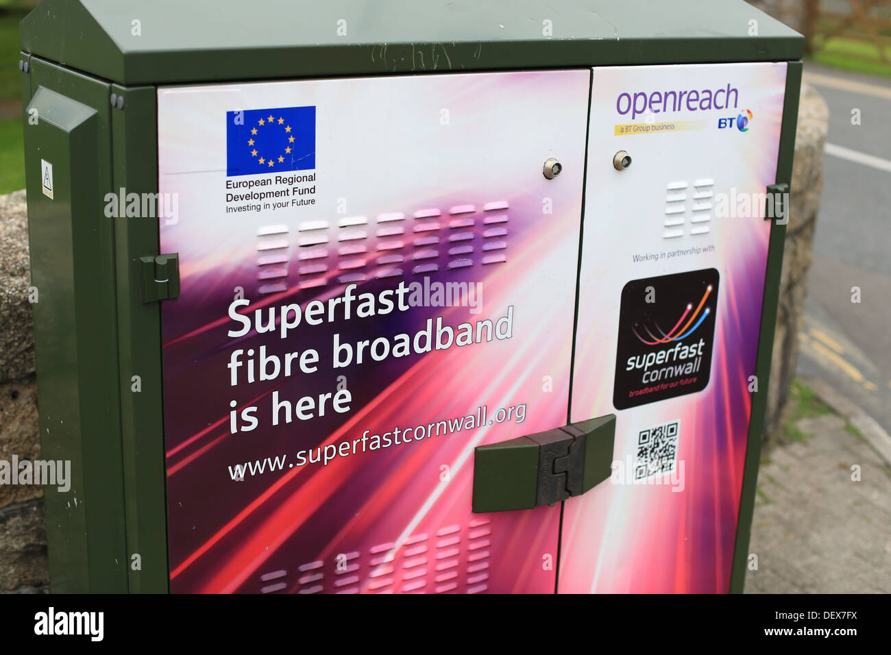 Ein BT British Telecom Breitband Internet superschnellen unendlich Poster auf Anschlussdose in St Ives Cornwall Stockfoto