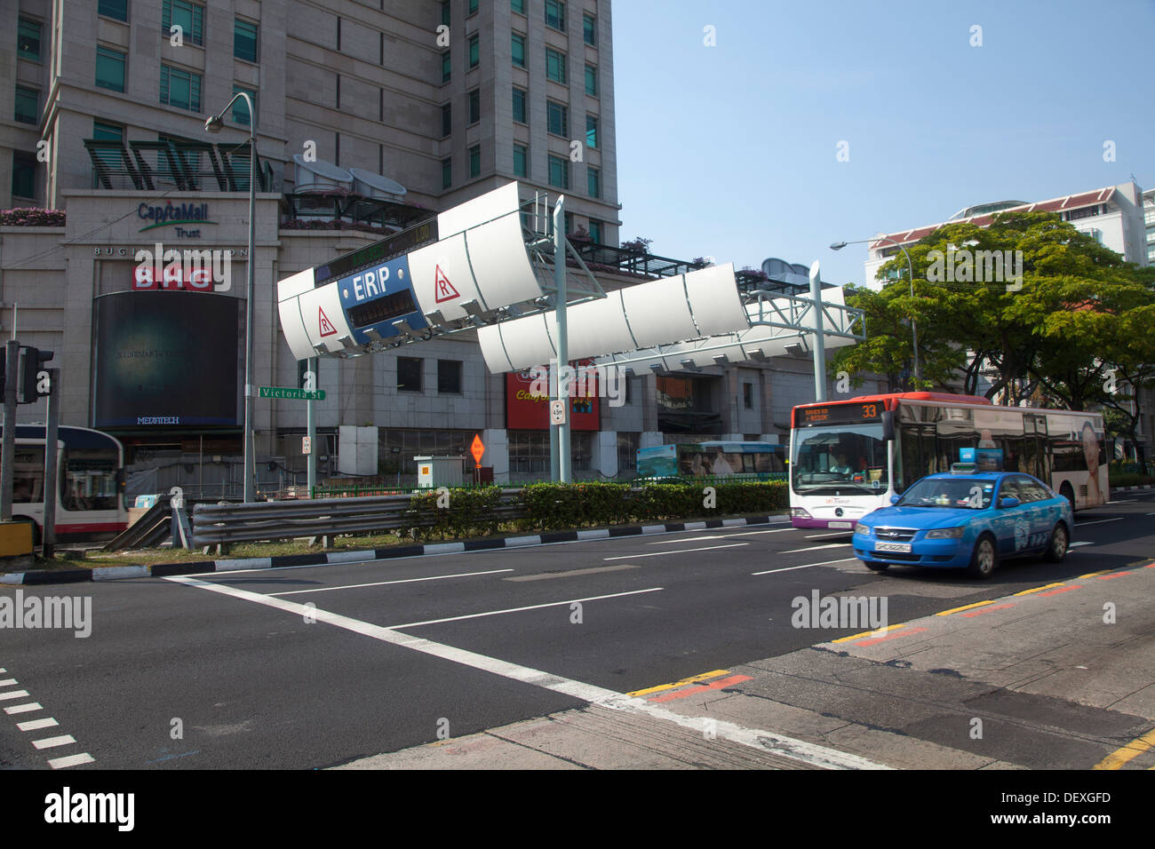 ERP-Maut Installation Singapur Asien Stadt internen Geld Zahlung Auto automatische Autos Verkehr verdienen Staat Steuer Pass vorbei Stockfoto