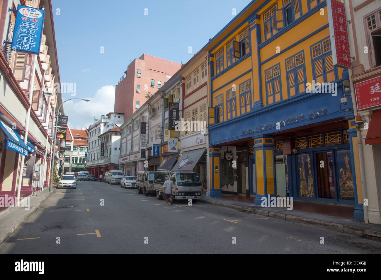 Straßenszenen, die Gebäude der Nachbarschaft Singapur Asien Straßen Haube kleine Geschäfte lebenden Bereich Wohn Handel Einrichtungen Gewerbe Stockfoto