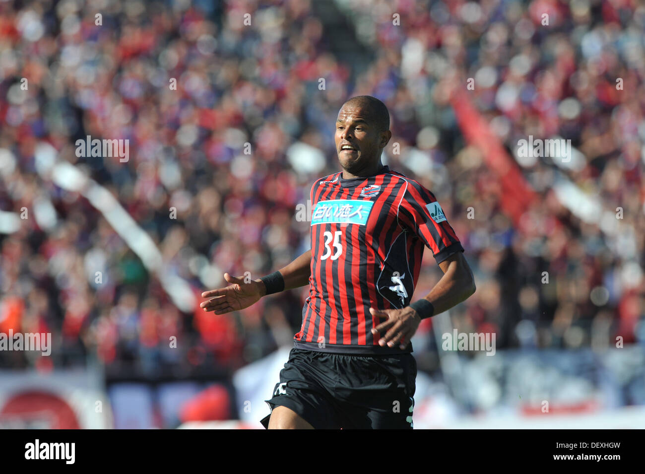 Hokkaido, Japan. 22. September 2013. Ferro (Consadole) Football / Soccer: 2013 J.League Division 2 match zwischen zwischen Consadole Sapporo 1-0 V-Varen Nagasaki Sapporo-Atsubetsu-Park-Stadion in Hokkaido, Japan. © Hitoshi Mochizuki/AFLO/Alamy Live-Nachrichten Stockfoto