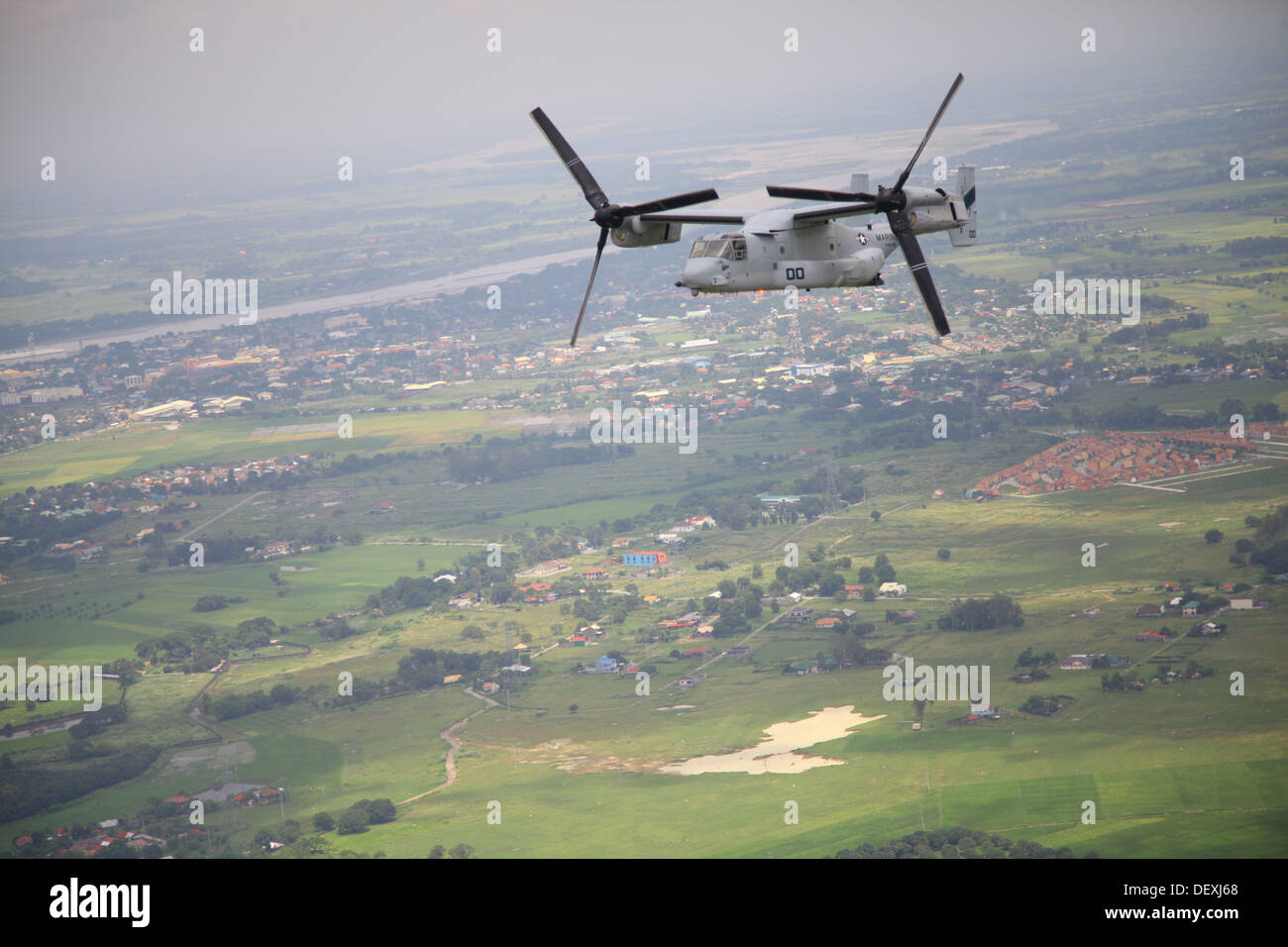 Ein MV-22 Osprey führt eine Untersuchung vor Ort Mission in Pampanga, Republik der Philippinen, Sept. 17 im Rahmen der amphibischen Landung Übung 2014. Jetzt zeigt das Wiederauftreten von PHIBLEX, im 30. Jahr, den USA und der Republik der Philippinen commi Stockfoto