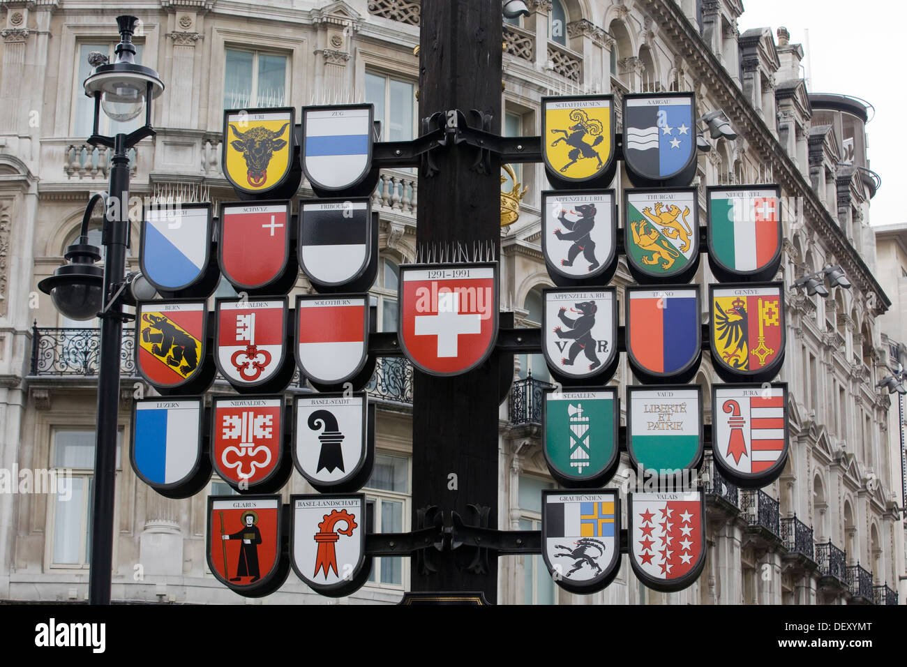 Plaketten, feiert das Schweizer britische Verhältnis am Leicester Square Stockfoto