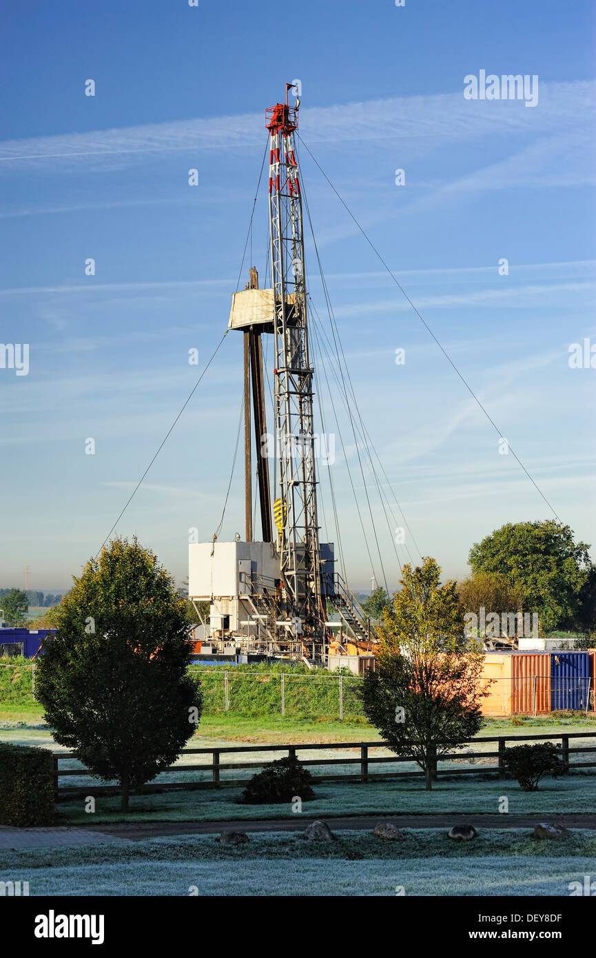 Erdgas zu unterstützen, symbolische Foto Fracking, Erdgasförderung, Symbolfoto Fracking Stockfoto