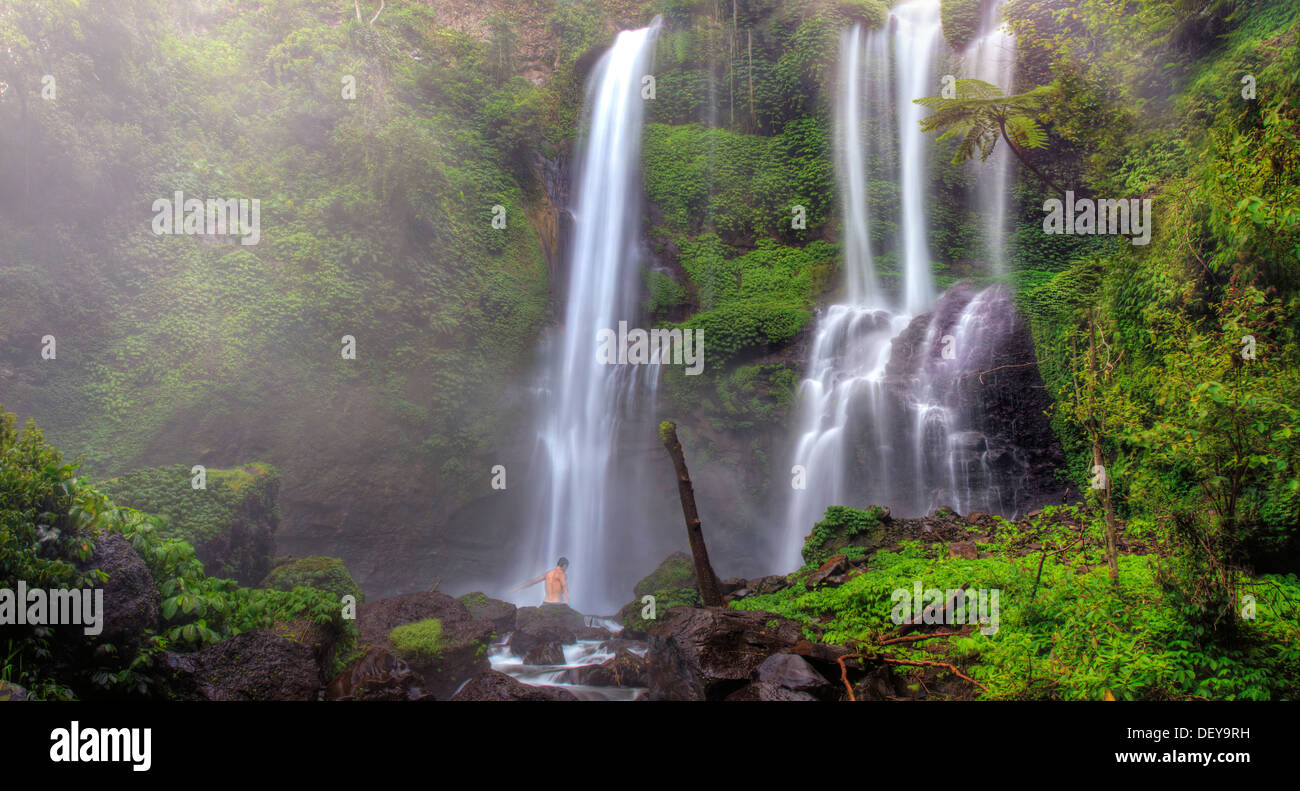 Indonesien, Bali, Mittelgebirge, Sekumpul Wasserfall (MR) Stockfoto