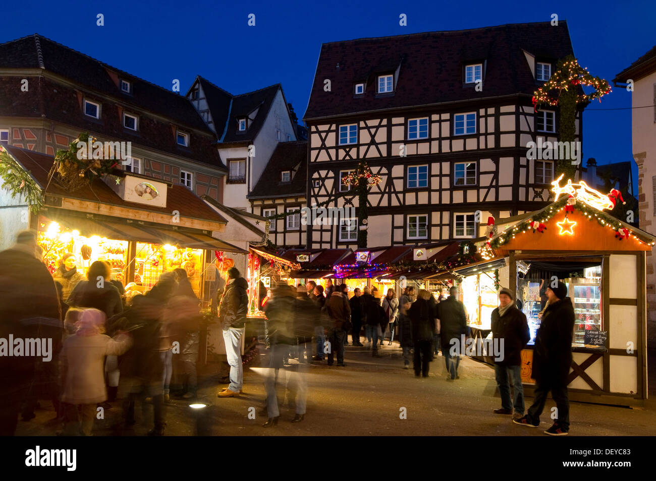 Weihnachtsmarkt in Colmar, Elsass, Frankreich, Europa Stockfoto