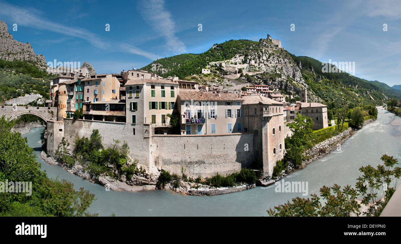 Mittelalterliche Stadt Entrevaux, gestärkt durch Vauban Frankreich Alpes de Haute Provence-Zitadelle Stockfoto