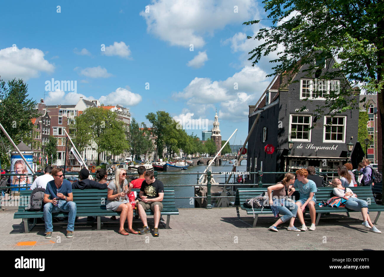 Cafe de Sluiswacht Oudeschans Amsterdam Niederlande Canal Boat House Stockfoto