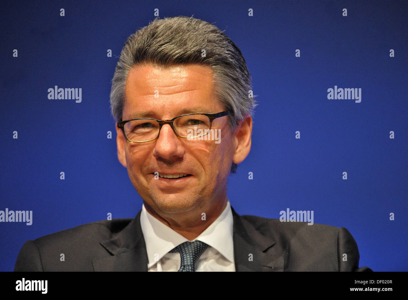 Ulrich Grillo, Präsident von der Föderation der deutschen Industrie (BDI), besucht die Veranstaltung "Elektromobilität bewegt weltweit" in Berlin, Deutschland, 27. Mai 2013. Foto: Roland Popp Stockfoto