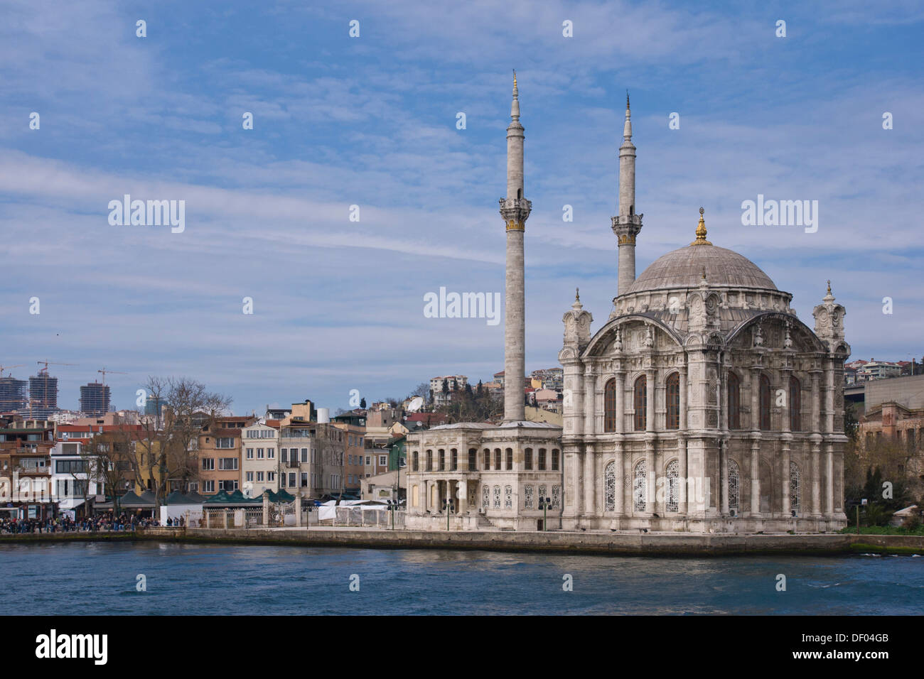 Ortakoey Moschee, Bueyuek Mecidiye Camii, in der Nähe der Bosporus-Brücke, Istanbul, Türkei Stockfoto