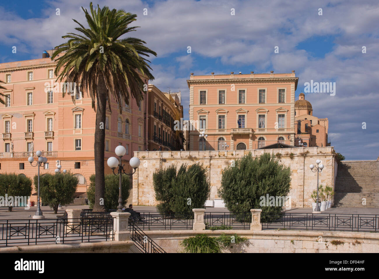 Gebäude auf der Bastion San Remi, Cagliari, Sardinien, Italien, Europa Stockfoto