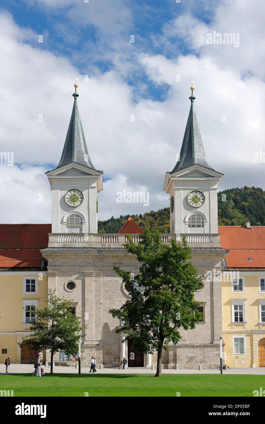 Kloster Tegernsee Kloster mit der Kirche St. Quirinus, einem ehemaligen