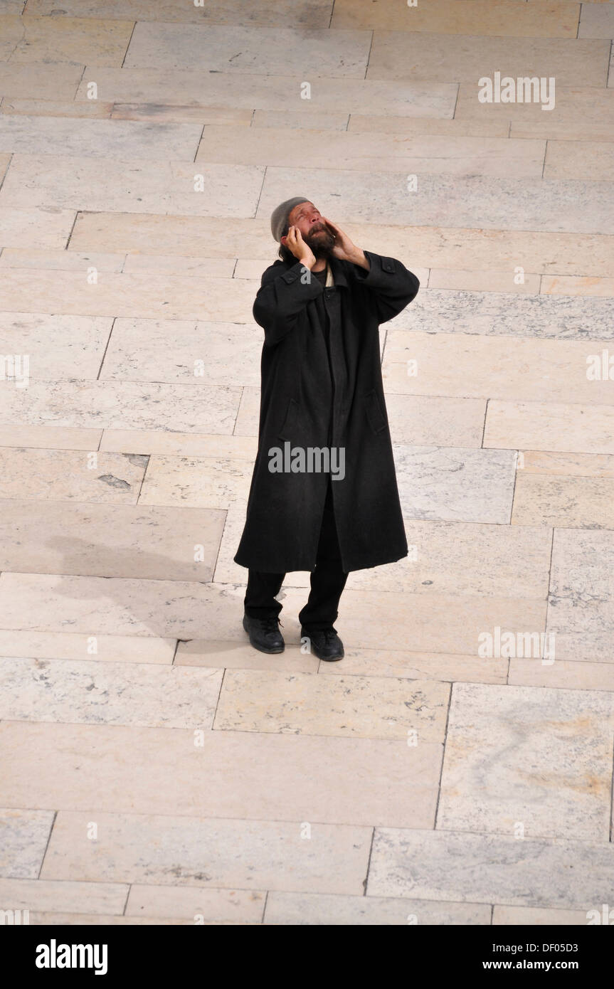 Jüdischer Mann, der betet, Verehrer an der Klagemauer, Jerusalem, Israel, Naher Osten, Südwestasien Stockfoto