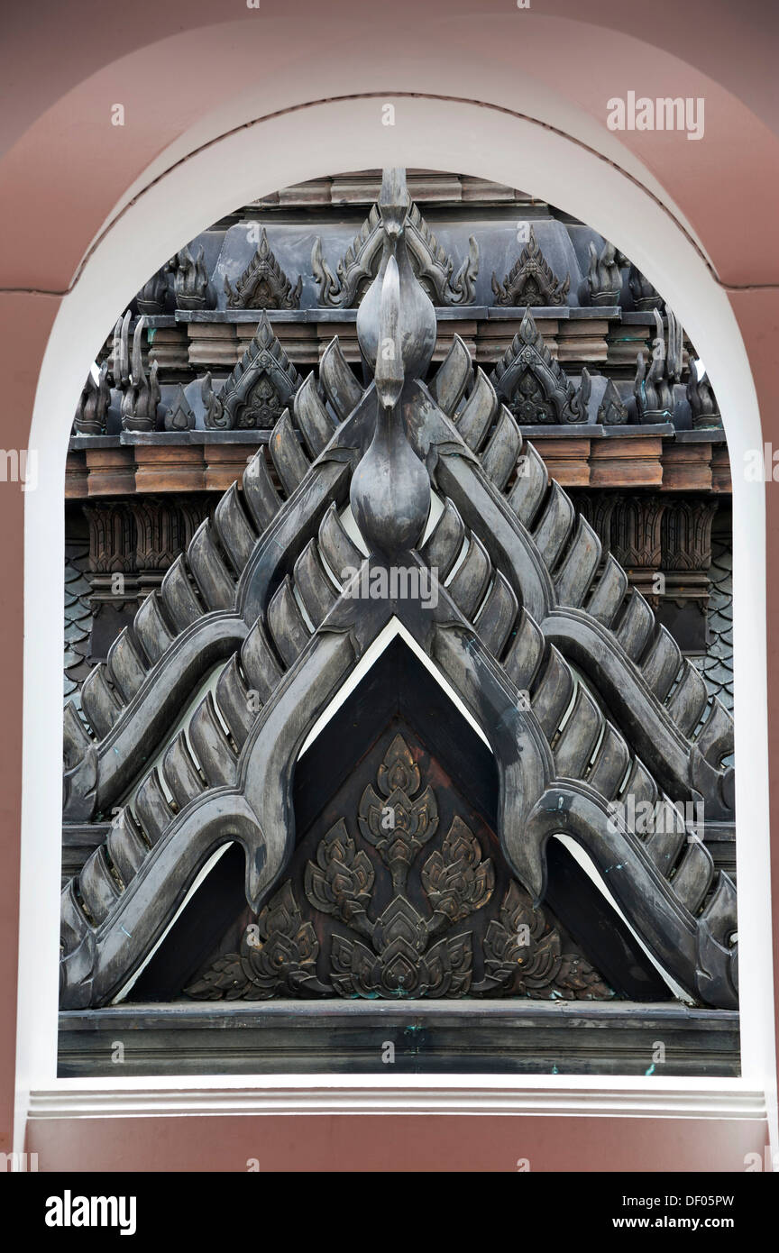 Blick aus dem Fenster, Wat Ratchanatdaram, Bangkok, Thailand, Asien Stockfoto