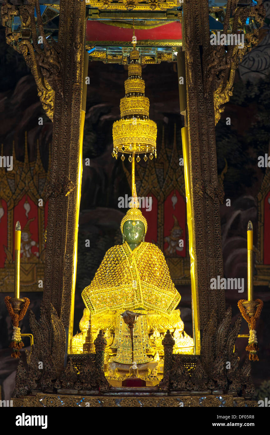 Smaragd-Buddha, Wat Phra Kaeo oder Tempel des Smaragd-Buddha, Grand Palace oder der königliche Palast, Bangkok, Thailand, Asien Stockfoto