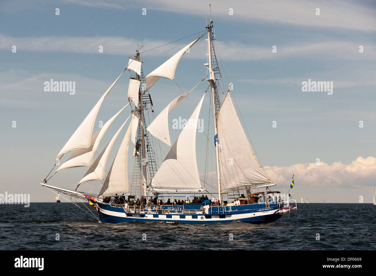 Zweimast segelschiff -Fotos und -Bildmaterial in hoher Auflösung – Alamy