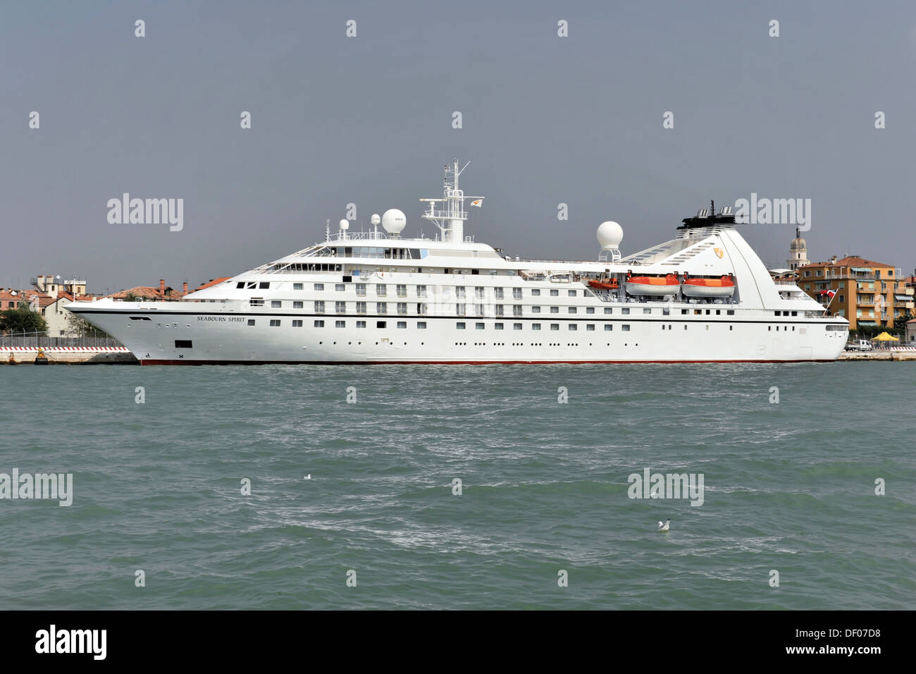 Seabourn Spirit, Kreuzfahrtschiff, das 1989 erbaute, 133,4 m 208 Passagieren, Hafen von Venedig, Veneto, Italien, Europa Stockfoto