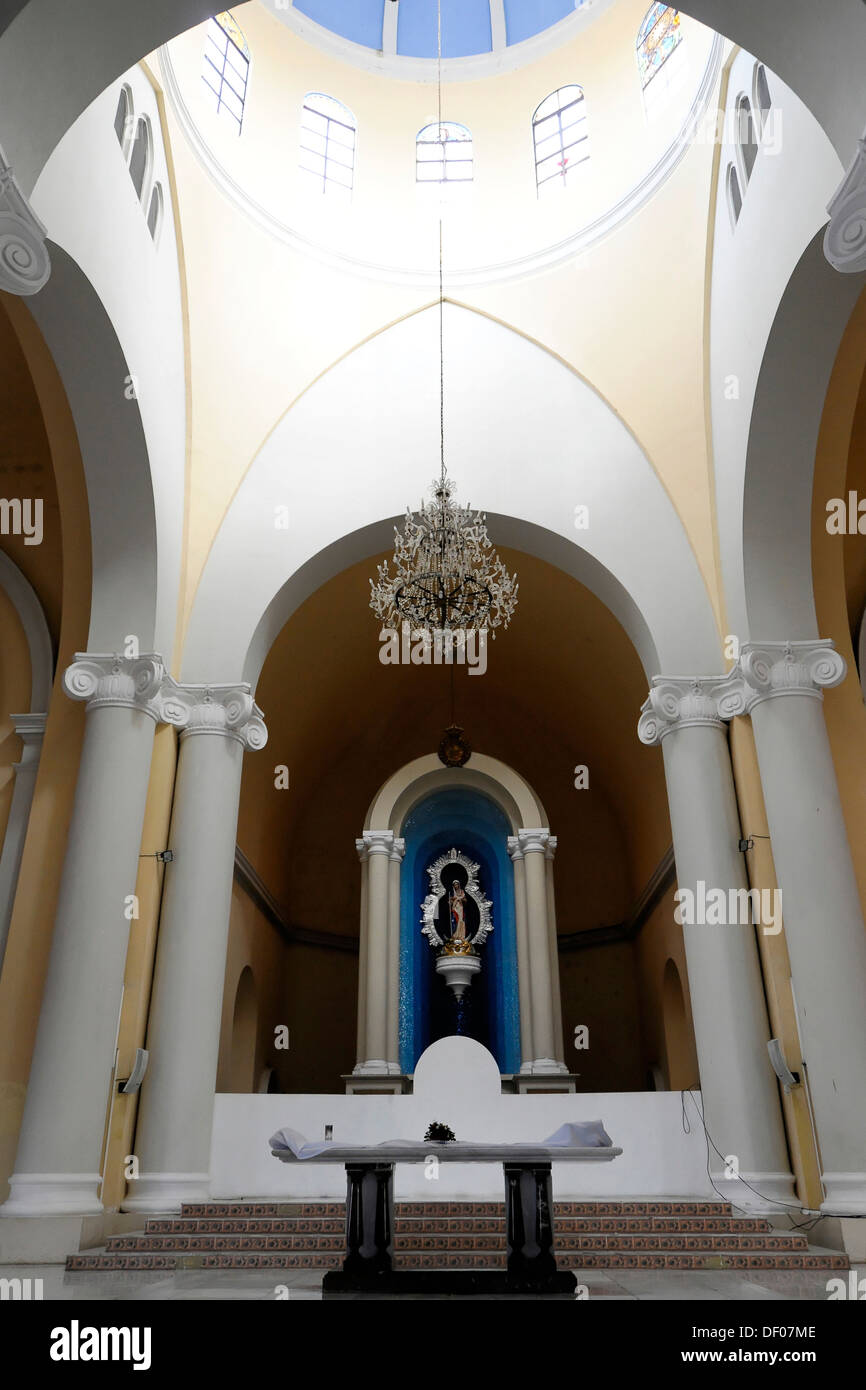 Interieur, Altarraum, Kathedrale von Granada, baute zuerst im Jahre 1529, Granada, Nicaragua, Mittelamerika Stockfoto