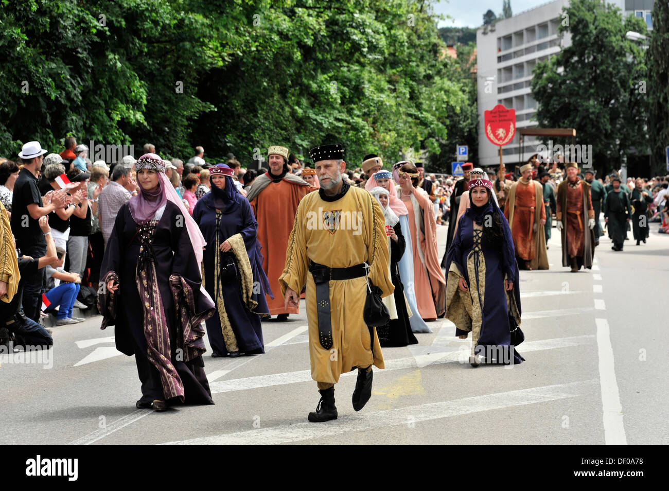 Stauferzug parade, Staufer-Saga, 08.07.2012, 850. Jahrestag von Gmünd, Schwaebisch Gmuend, Baden-Württemberg Stockfoto