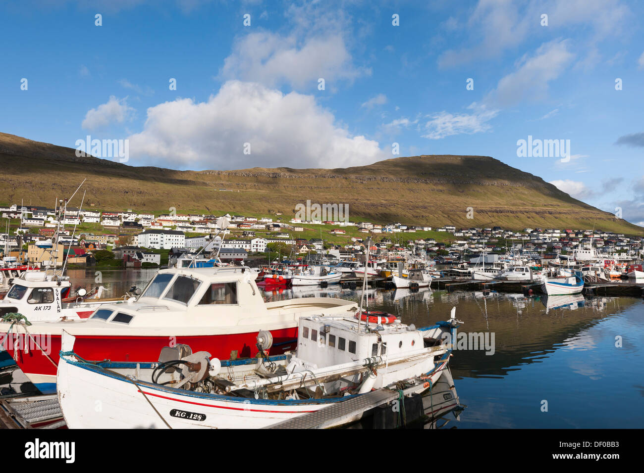 Hafen, Klaksvik, Hauptstadt von Bordoy Island, Färöer Inseln, Dänemark, Nordatlantik, Nordeuropa, Europa Stockfoto