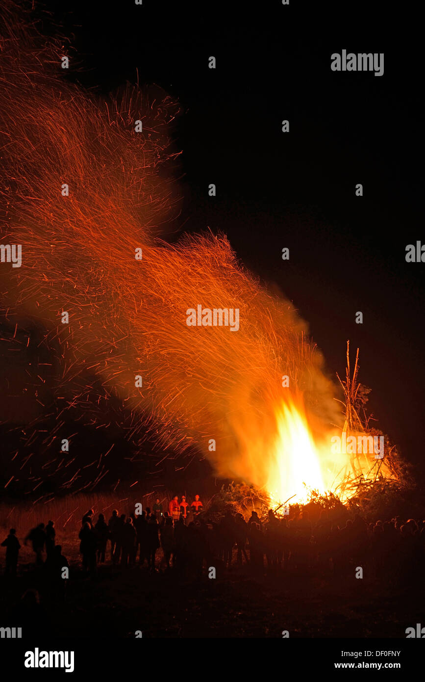 Lagerfeuer oder Biikebrennen, traditionelles Volksfest in Nordfriesland, St. Peter-Ording, Nordfriesland, Schleswig-Holstein, Deutschland Stockfoto