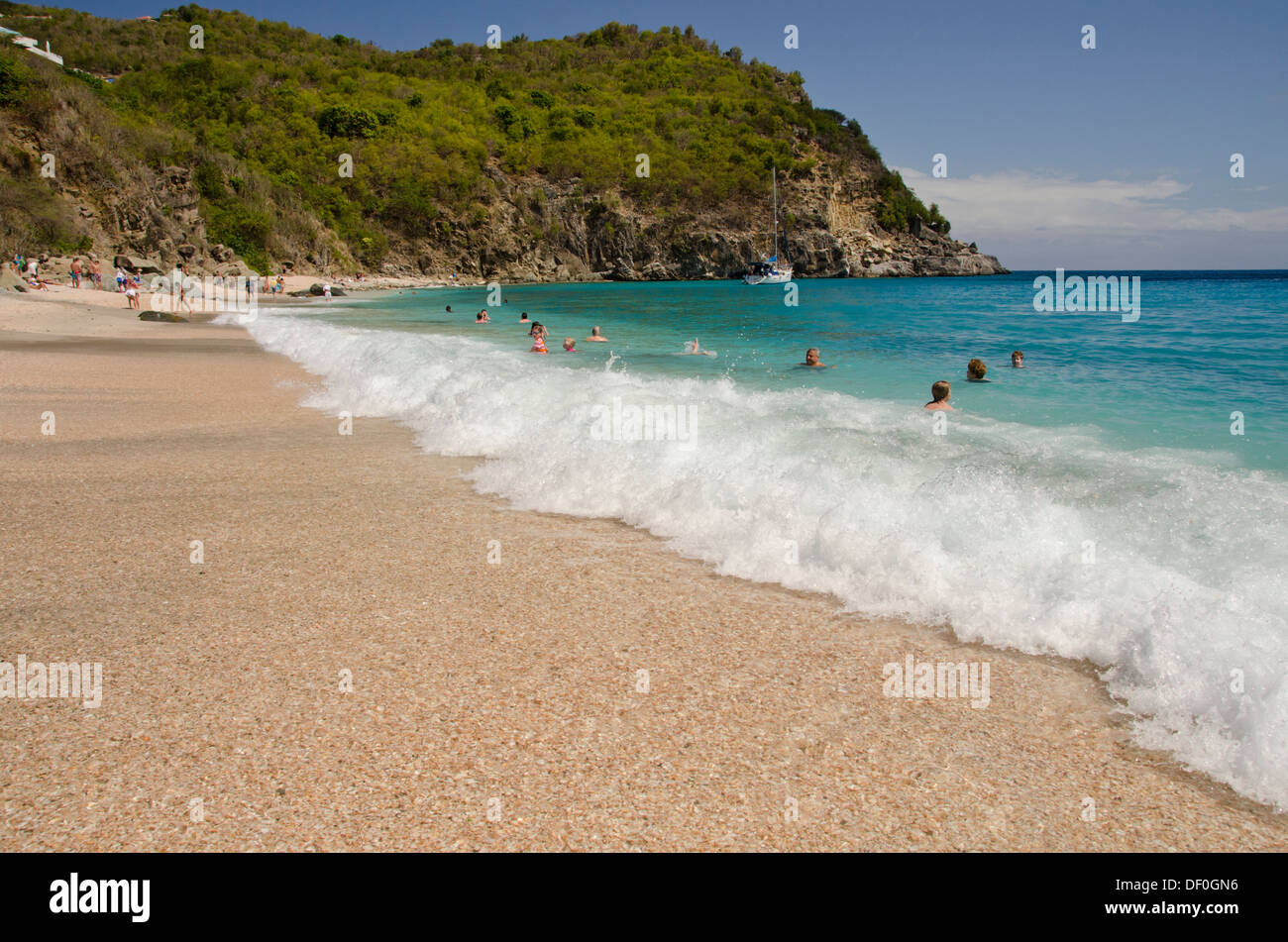 Französische Antillen, Karibik Insel Saint Barthelemy (St. Barts). Hauptstadt Stadt Gustavia, Shell Beach. Stockfoto