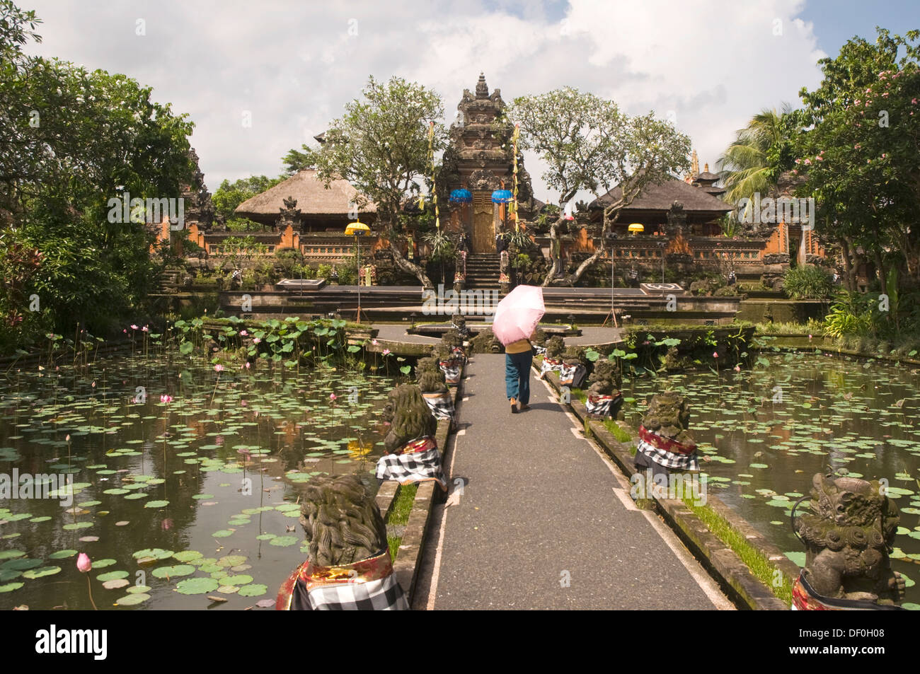 Indonesien, Bali, Ubud, Lotus Tempel Pura Saraswati Stockfoto