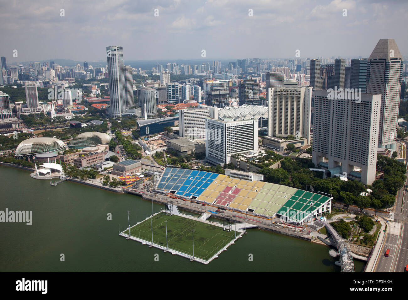 Singapur Wolkenkratzer Stadt Staat Asien finanziellen Zentren Power Skyline Bucht modernen Fußball Symbole Handel Geld Ziel Handel Stockfoto