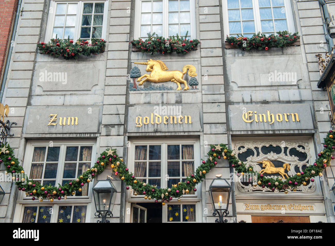 Weihnachts-Dekorationen auf das goldene Einhorn Restaurant in Aachen, Deutschland Stockfoto