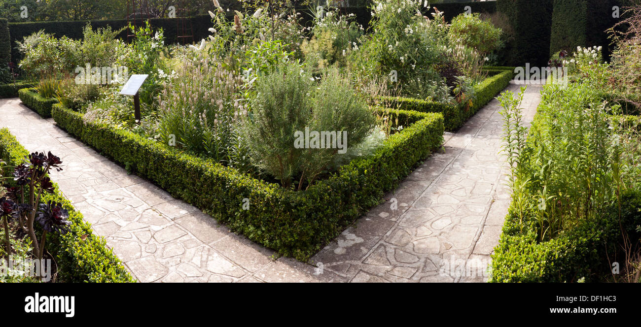 Weißer garten Fotos und Bildmaterial in hoher Auflösung Alamy