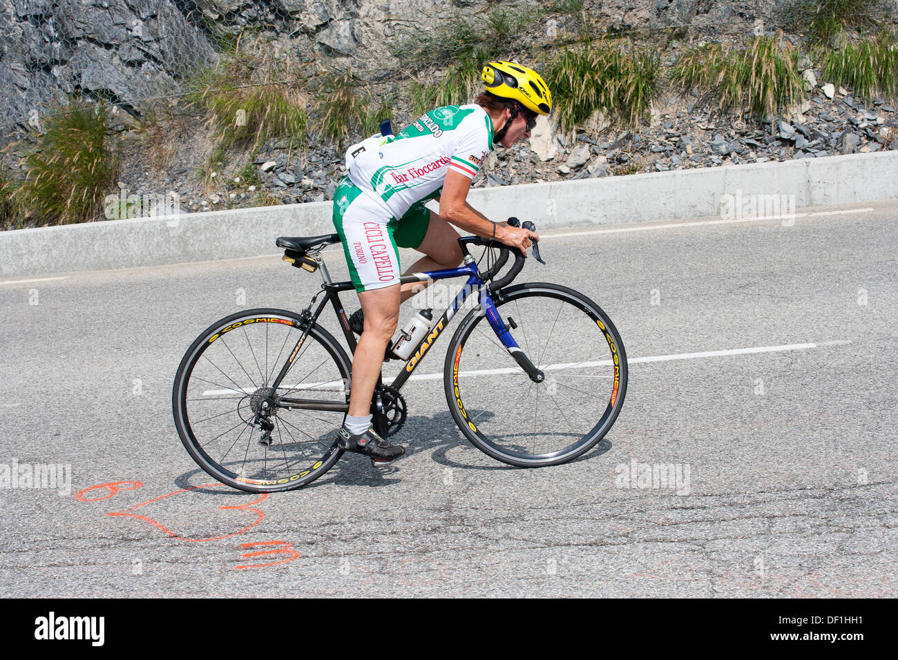 Radsportler bestimmt Straße radeln Barriere Stockfoto