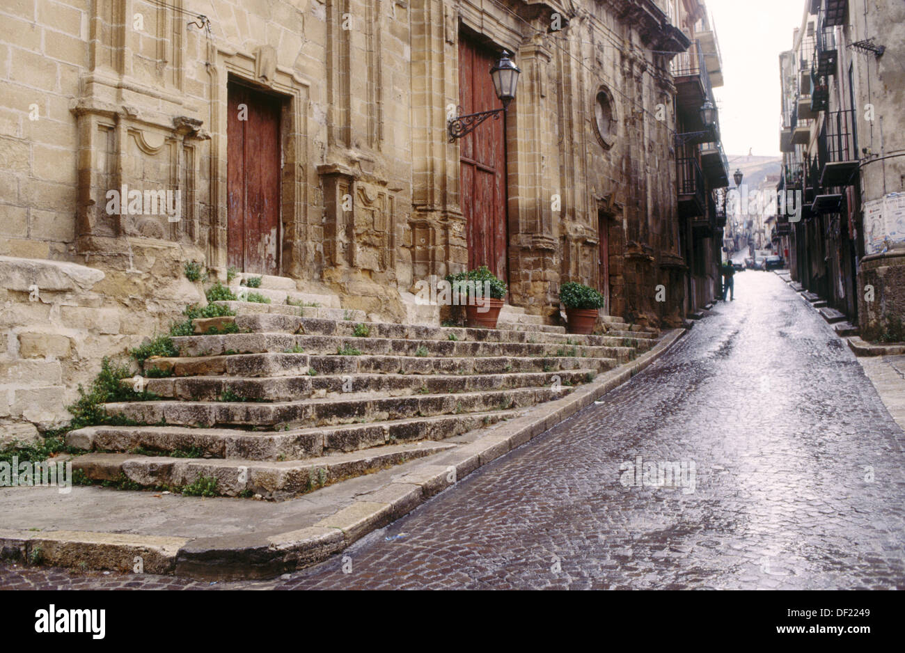 Stadtstraße. Corleone. Sizilien. Italien Stockfoto, Bild ...