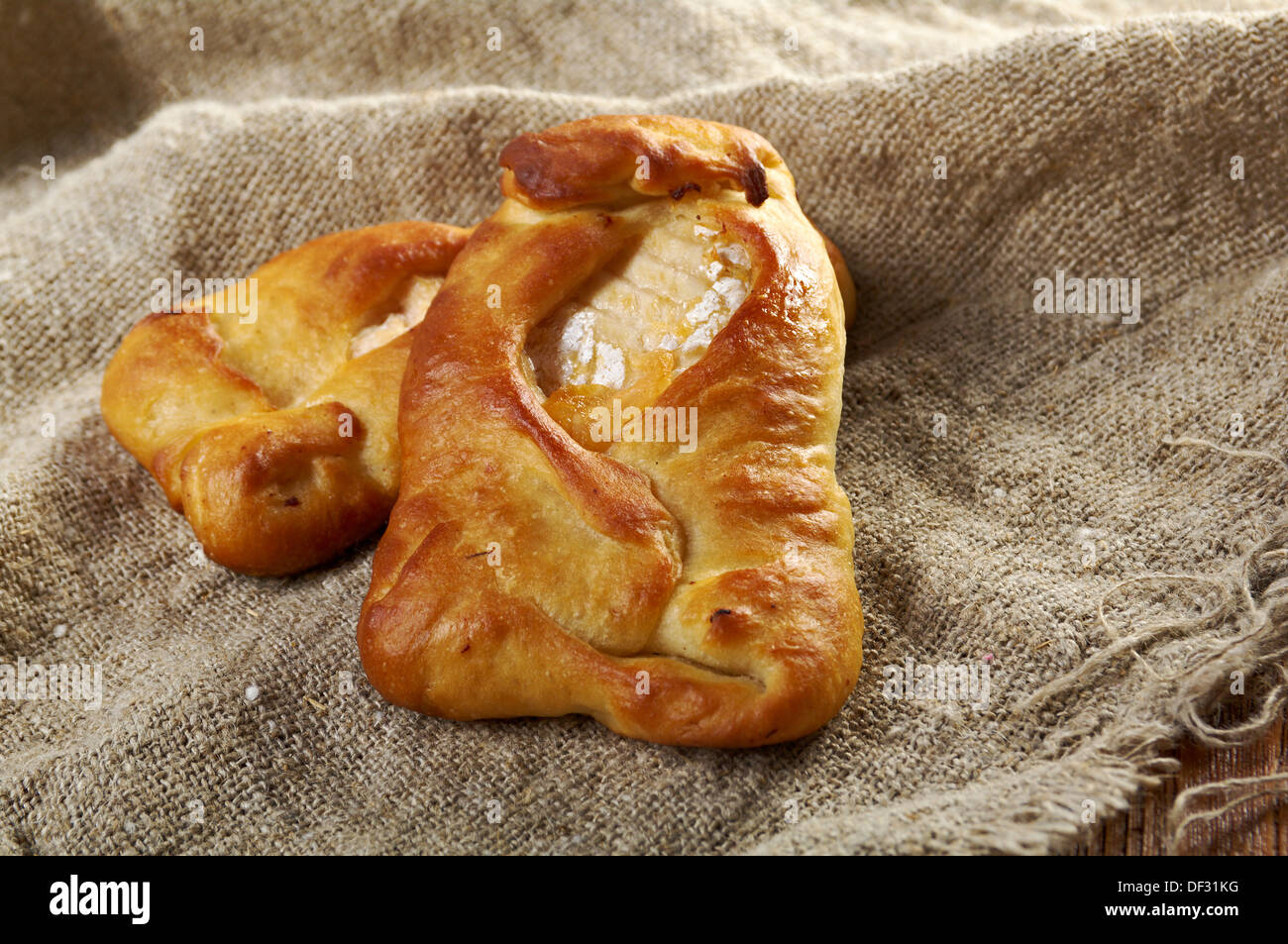 Russische traditionelle gebackenen Lachs Torte... Bauernhofart Land Stockfoto