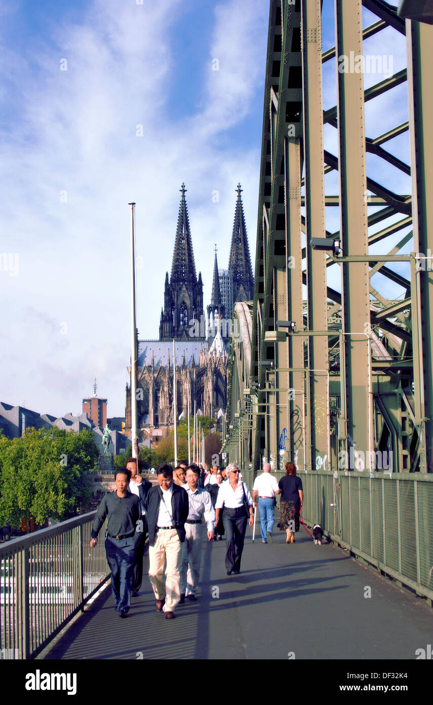 Hohenzollernbrucke, Brücke über den Rhein in Köln, Deutschland Stockfoto