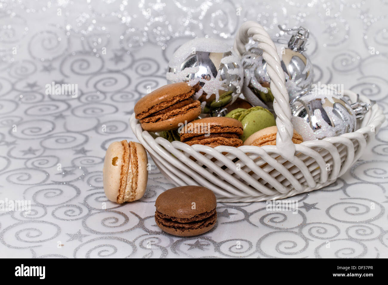Schokolade französisch macaron -Fotos und -Bildmaterial in hoher ...