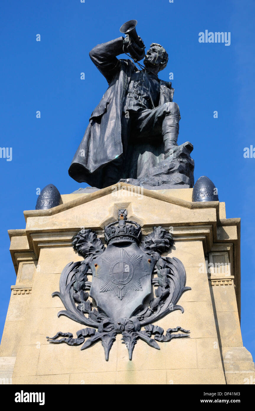 Brighton, East Sussex, England, UK. Kriegerdenkmal im Regency Square - königliches Sussex Regiment - "Bugler" Stockfoto