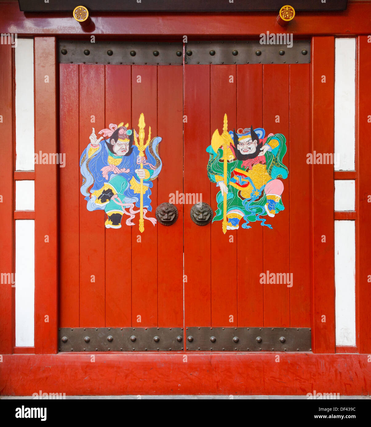 Tuer-Goettern auf roten Türen in Chengdu, China Stockfoto