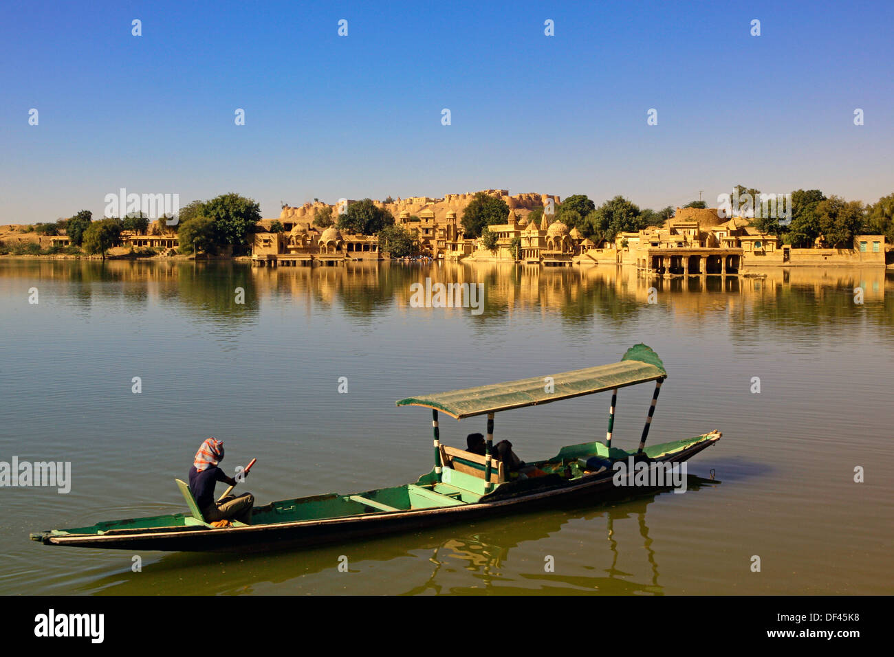 Indien, Rajasthan, einlaufendes, Flitterwochen auf Boot, Gadisar See Stockfoto