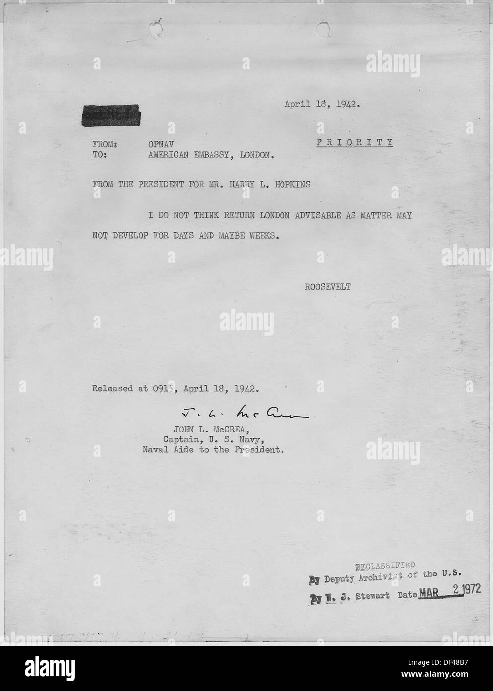 Dieses Foto zeigt einen Brief von Präsident Franklin D. Roosevelt an Harry Hopkins, einen engen Berater während seiner Präsidentschaft. Der Brief spiegelt ihre persönlichen und politischen Beziehungen wider und hebt die wichtigsten Momente der Roosevelt-Regierung hervor. Stockfoto