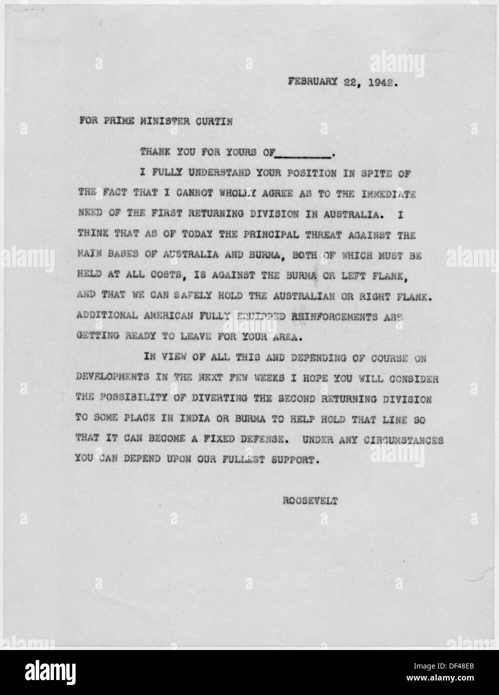 Dieses Foto fängt einen historischen Moment ein, in dem Franklin D. Roosevelt mit dem australischen Premierminister John Curtin kommuniziert. Es ist ein wichtiger diplomatischer Austausch während des Zweiten Weltkriegs Stockfoto