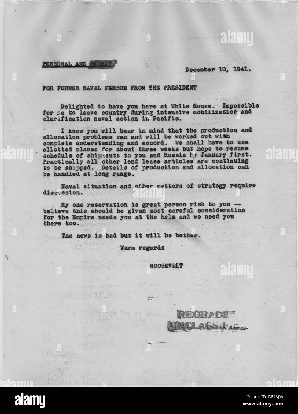 Ein Foto, das eine Korrespondenz von Franklin D. Roosevelt an Winston Churchill darstellt, Teil ihrer diplomatischen Beziehungen während des Zweiten Weltkriegs Stockfoto