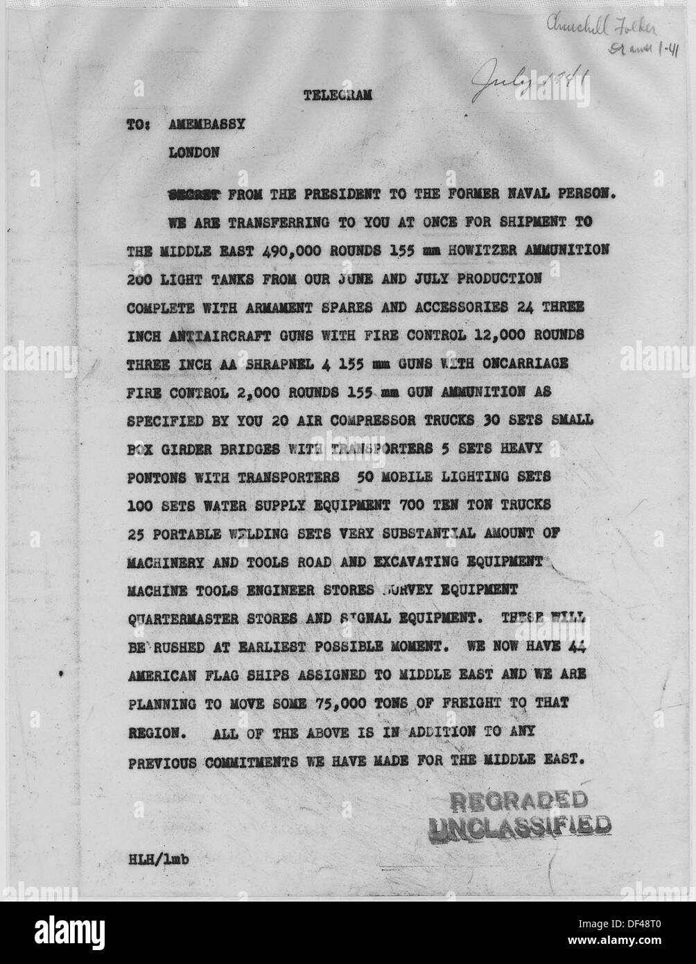 Ein historisches Foto von Präsident Franklin D. Roosevelt mit Premierminister Winston Churchill, das einen wichtigen Moment in ihrer diplomatischen Beziehung während des Zweiten Weltkriegs markiert Stockfoto