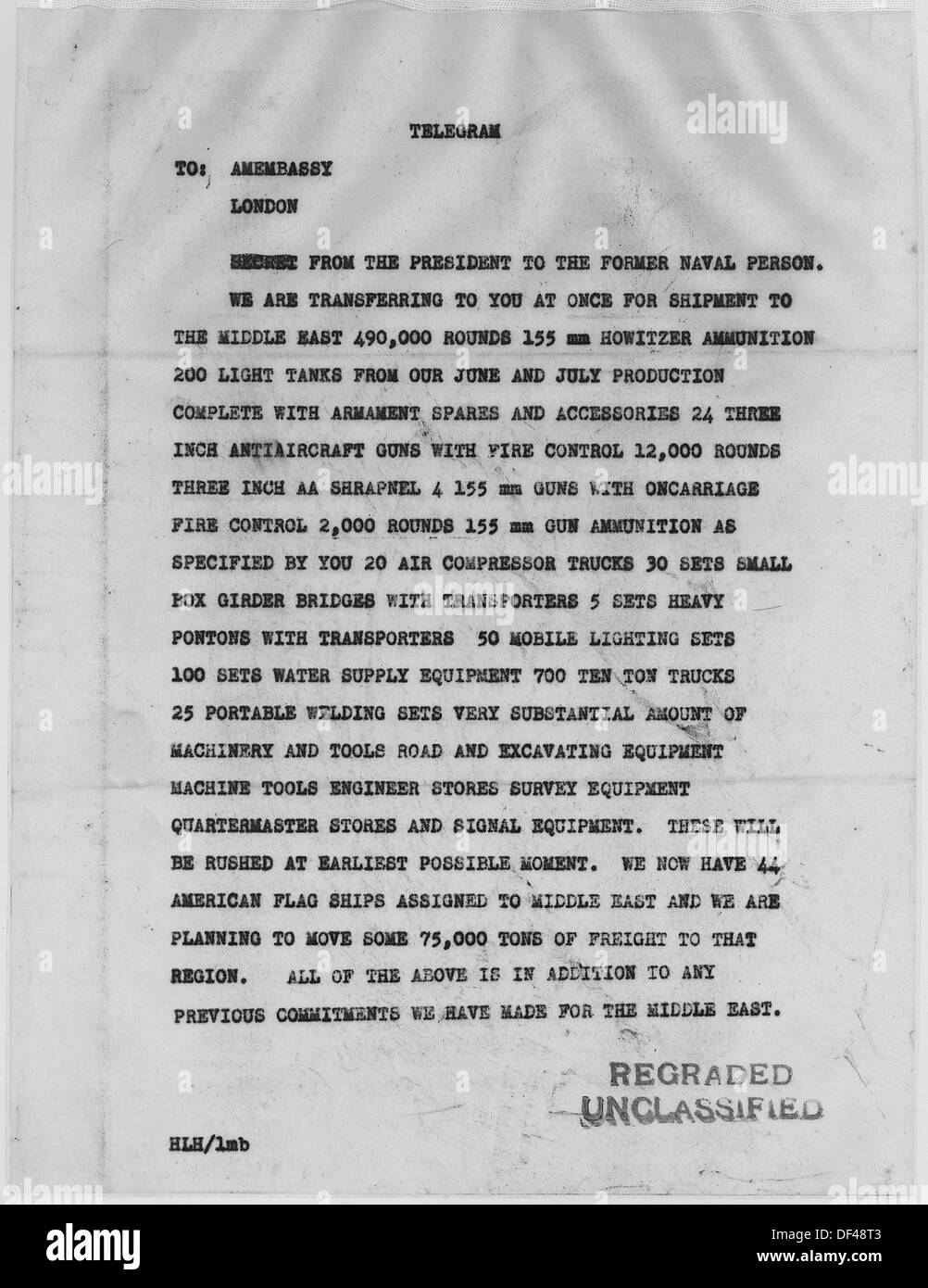 Dieses historische Foto zeigt einen Moment zwischen Franklin D. Roosevelt und Winston Churchill, Führern der Vereinigten Staaten und des Vereinigten Königreichs, der wahrscheinlich während des Zweiten Weltkriegs aufgenommen wurde. Stockfoto